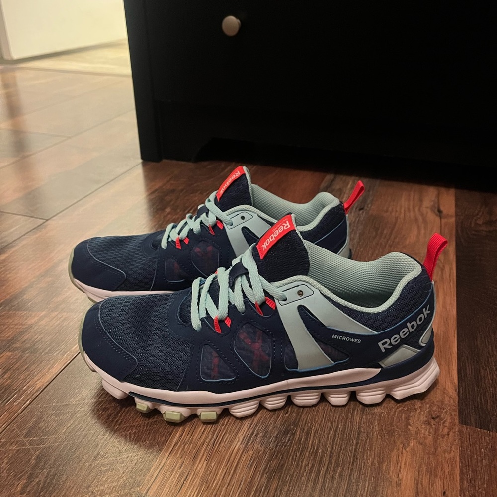 Women’s Reebok Microweb Running Shoes Size 8 Dark blue/Bright blue/Hot Coral